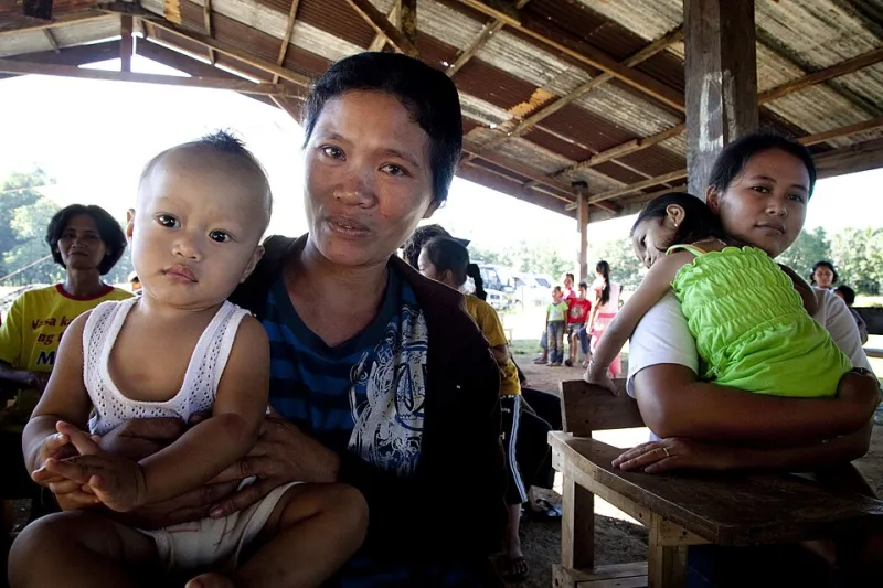 Half English, Half Tagalog, All Flirt: Why Code-Switching Is the Real Magic of a Pinay Stream